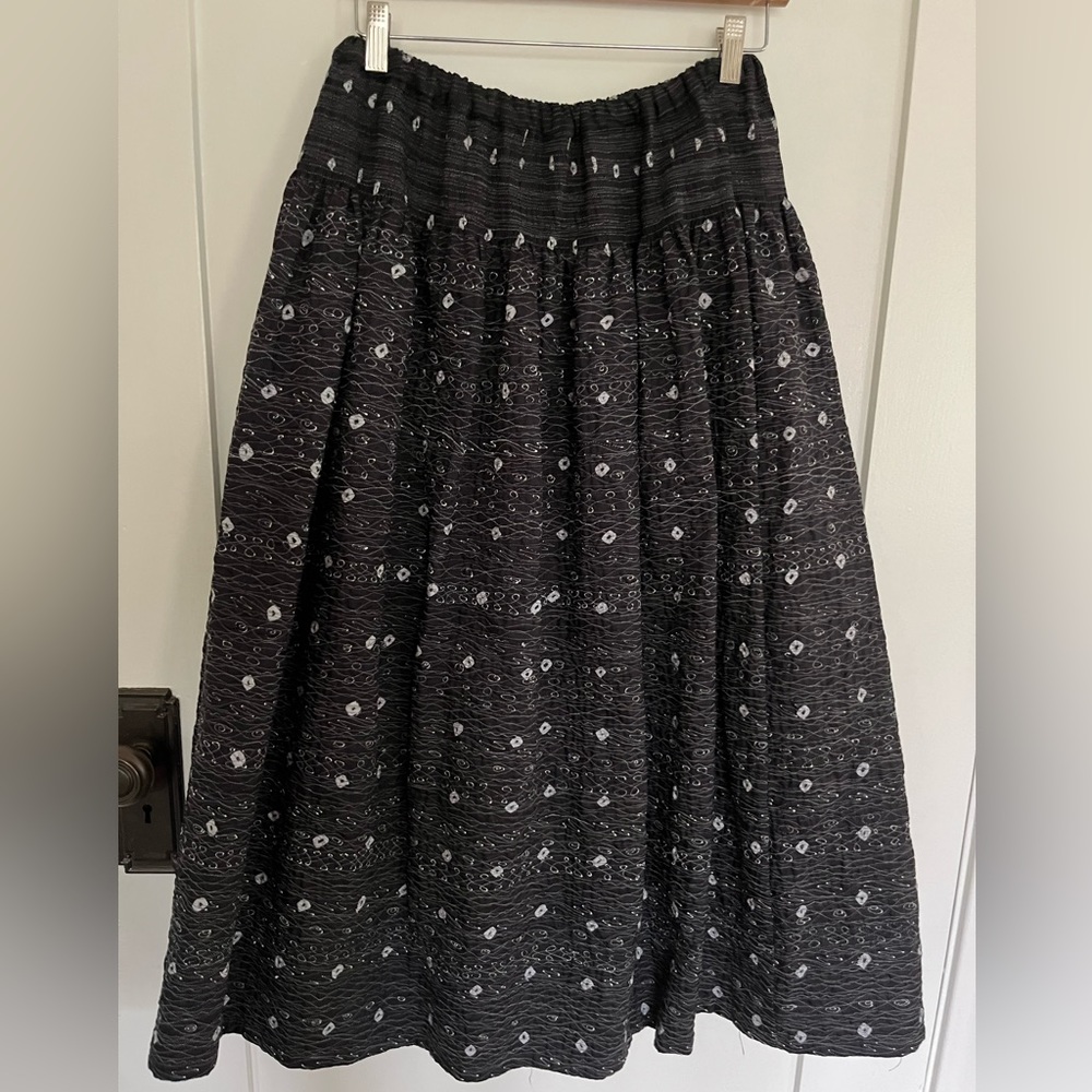 EUC Injiri Black Embroidered Skirt-Size 36